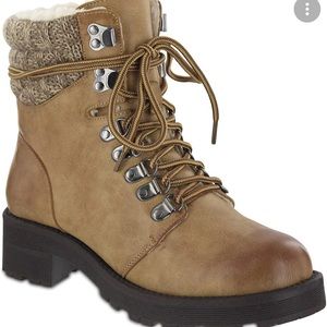 MIA Maylynn Boots worn once size 8